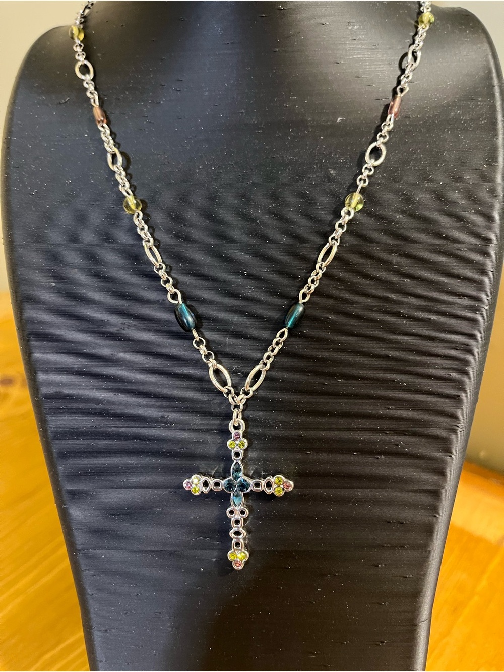 Lia Sophia retired vintage “Michele” collection necklace cross silver tone 20”
